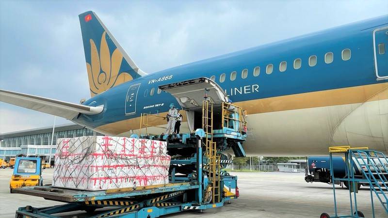 Dịch vụ gửi hàng từ TPHCM đi Hà Nội bằng máy bay nhanh chóng, tối ưu chi phí