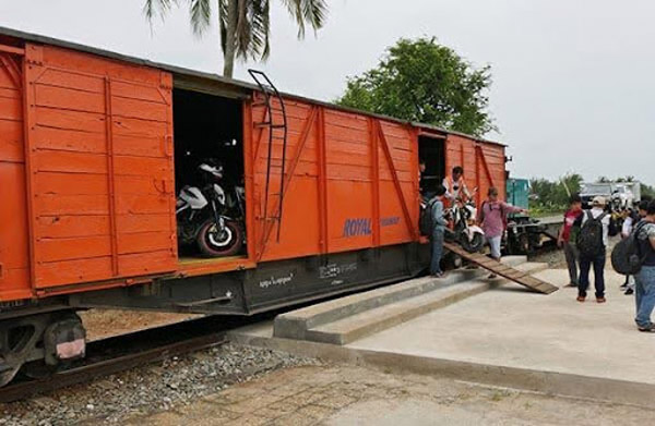 Vận chuyển xe máy là dịch vụ được nhiều bạn sinh viên, người lao động sử dụng