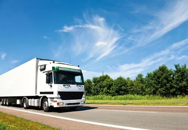 Vận chuyển hàng hóa bằng đường bộ là hình thức phổ biến và rẻ nhất