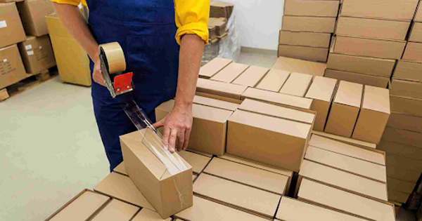 Đóng gói hàng hóa đúng cách để đảm bảo đơn hàng được bảo quản an toàn tuyệt đối