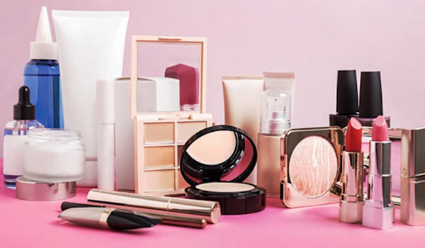 Mỹ phẩm là hàng hóa được phép gửi xách tay sang Úc