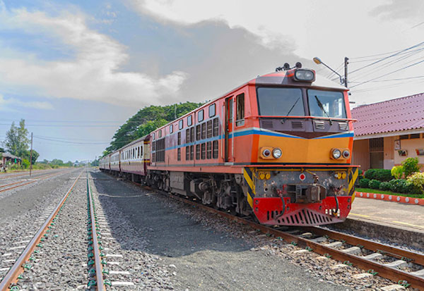 Vận chuyển xe máy bằng tàu hỏa nhanh chóng, an toàn, giá rẻ